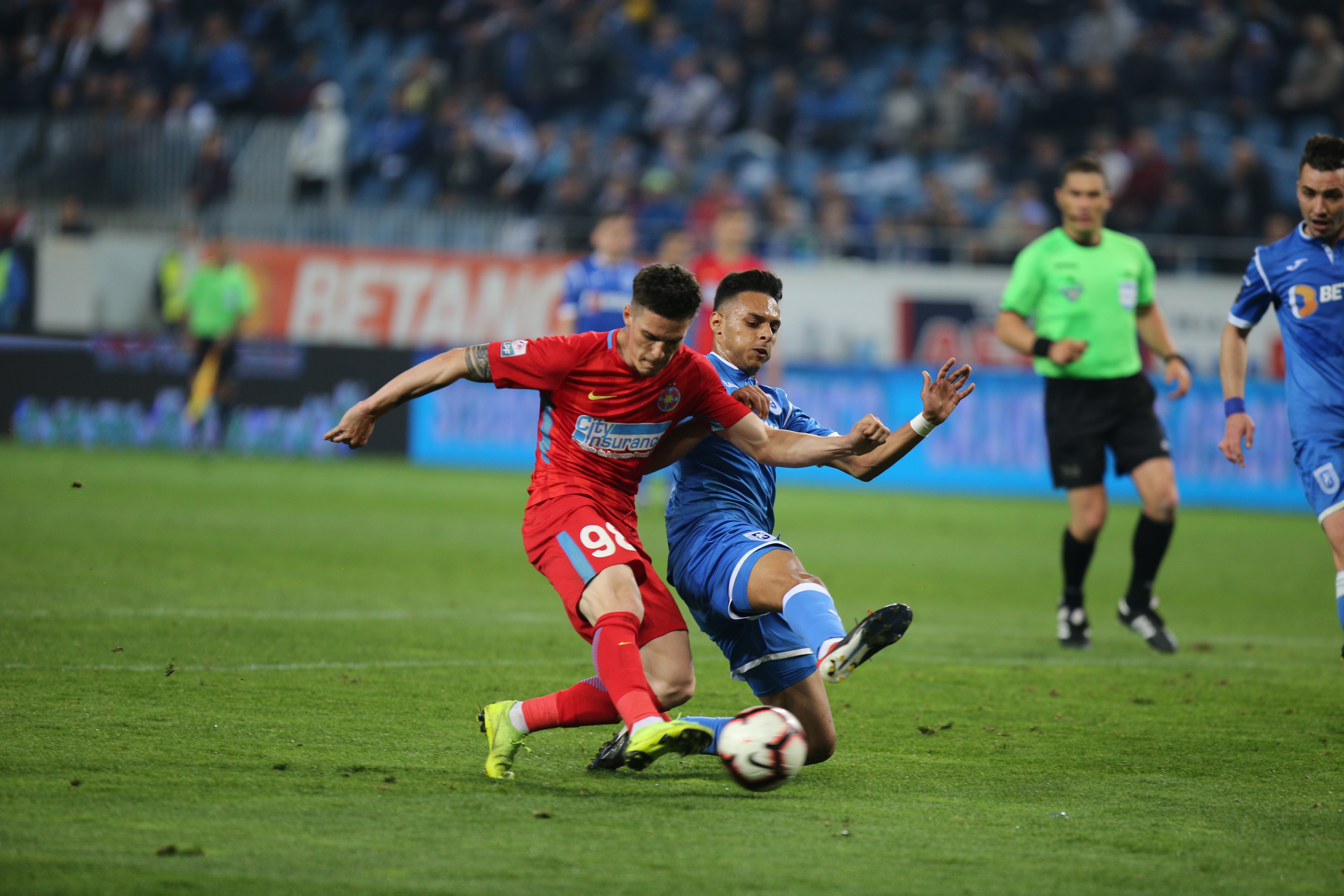 VIDEO | CSU Craiova - FCSB 0-2. Oltenii n-au ”ucis” campionatul! Incidente pe tunel