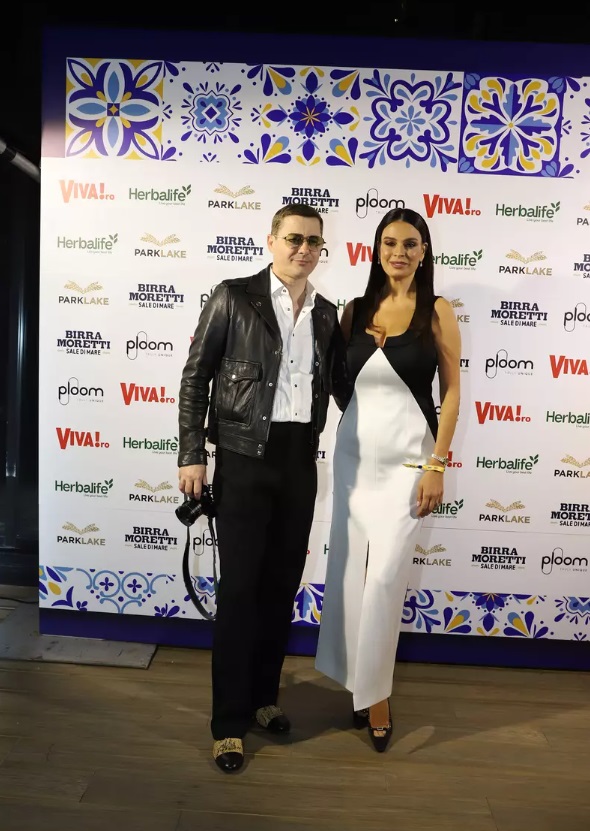 Cum s-au îmbrăcat vedetele la VIVA! Influencers Party 2024. Elena Gheorghe a făcut furori într-o rochie mini, iar Laura Cosoi într-una transparentă