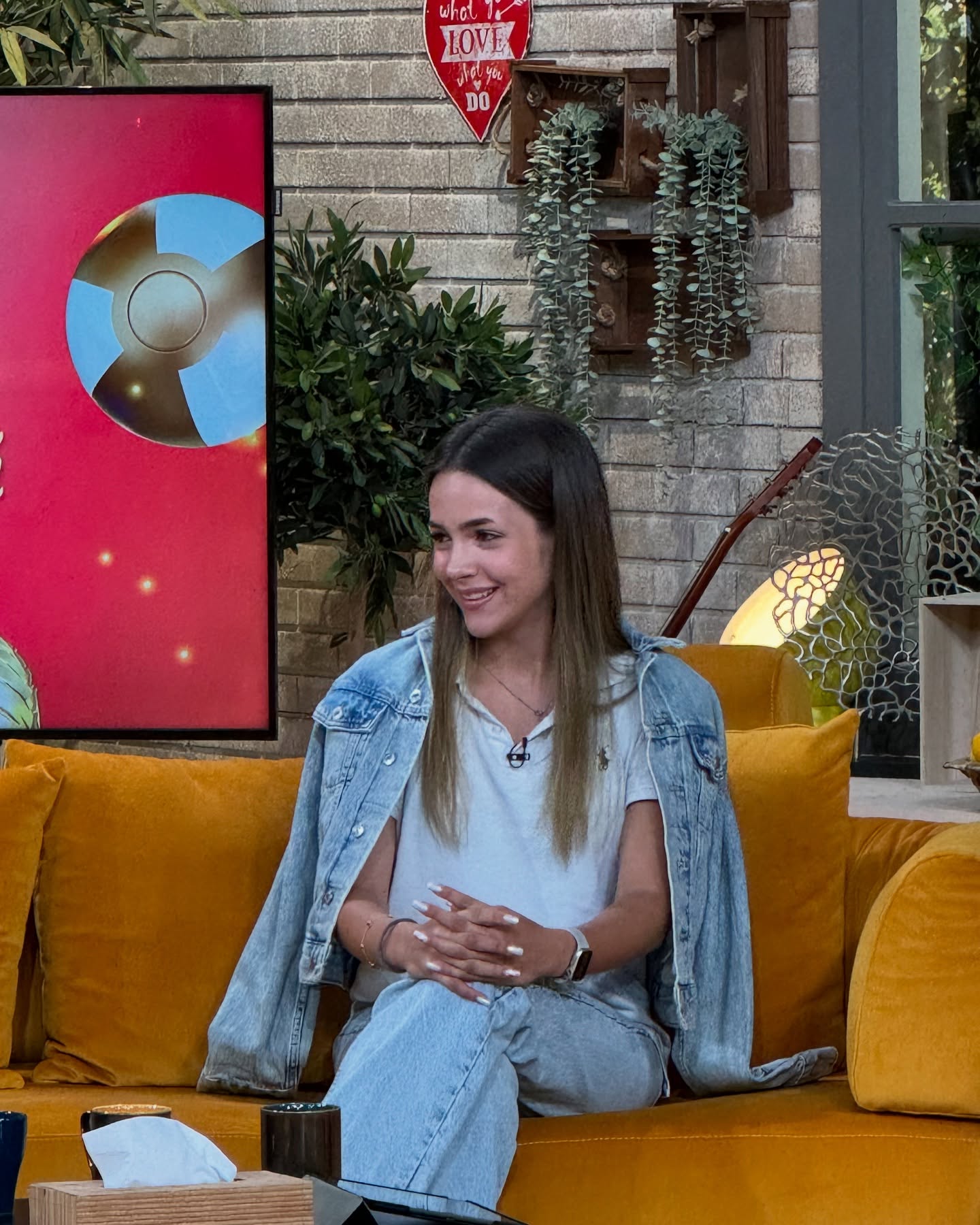 Fiica Roxanei Ciuhulescu a împlinit 17 ani. Imagini rare cu Ana Cleopatra. „Mi-ai colorat tinerețea cu zâmbetul tău ștrengar”