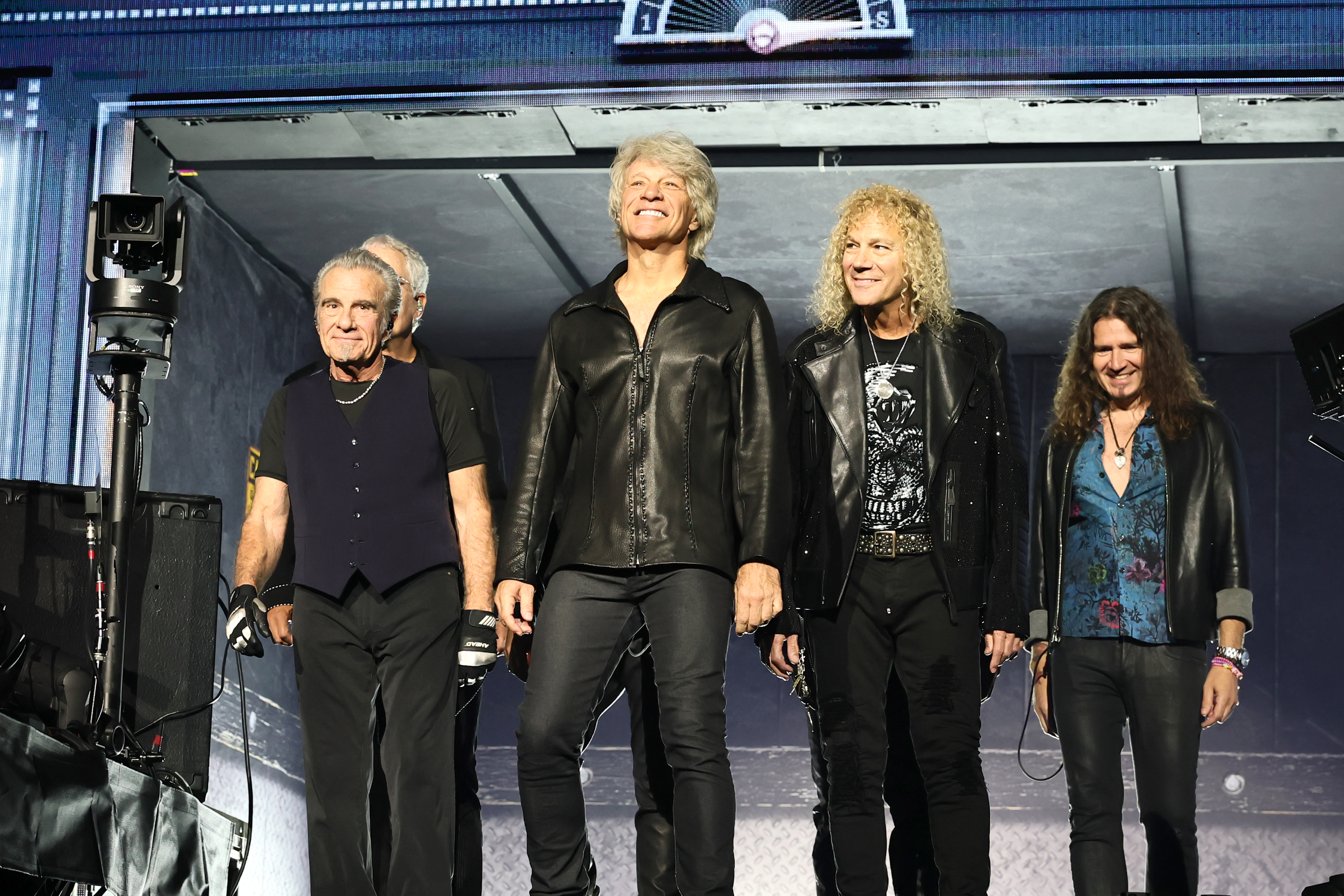 Bon Jovi a întrerupt concertul de la Madison Square Garden. Artistul le-a cerut fanilor să nu arunce biletele: „Trebuie să mă opresc”