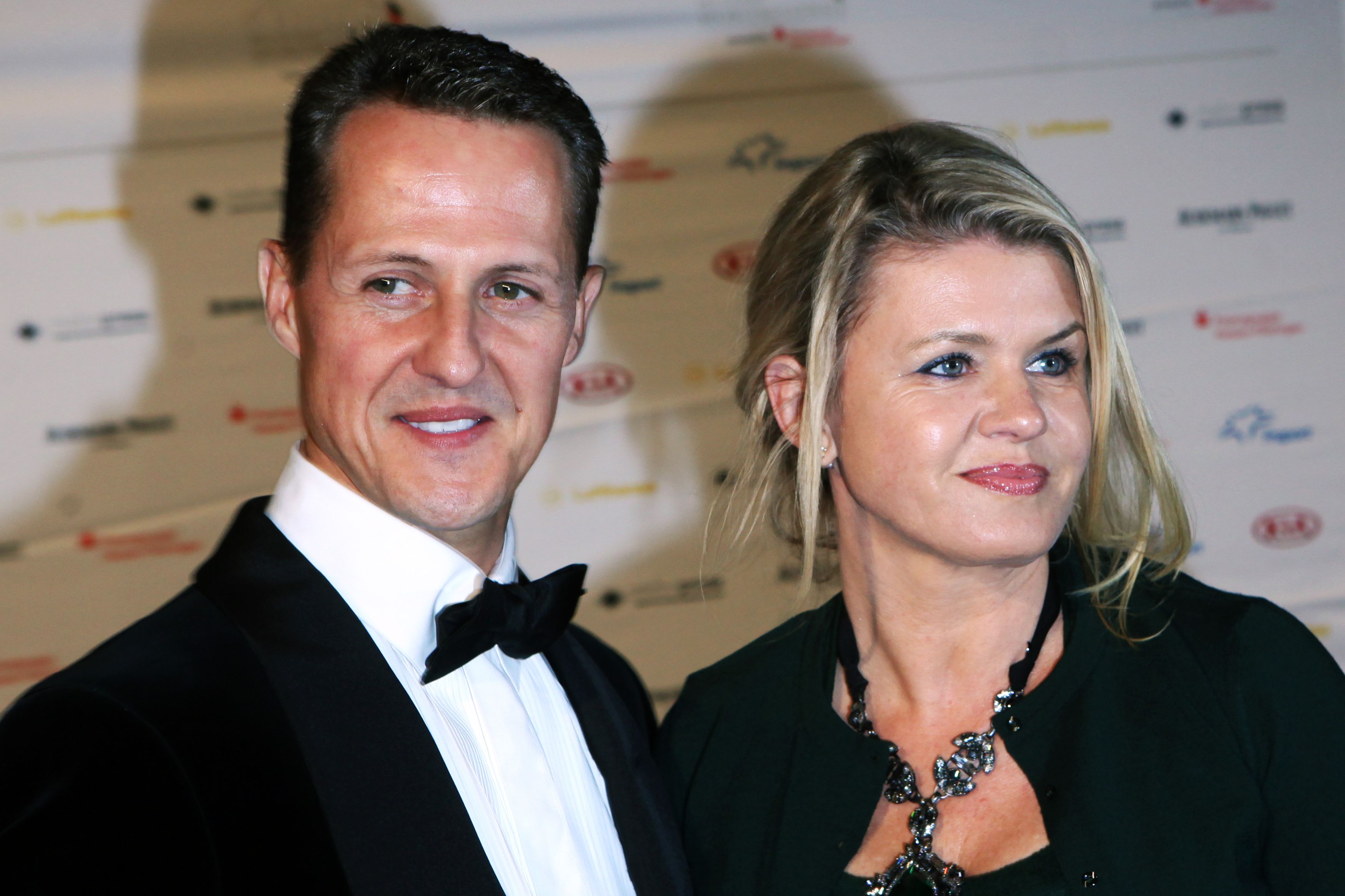 Michael Schumacher, filmat și fotografiat în starea sa actuală. Soția fostului campion din Formula 1 a fost șantajată cu imaginile