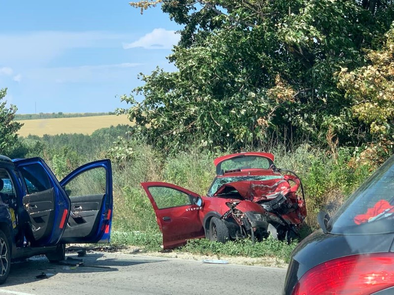 Șoferiță română, între cei trei morți din accidentul cu două Dacii de pe o șosea din Bulgaria, tranzitată de mii de turiști români