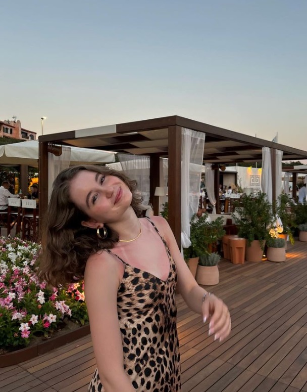 Irina Columbeanu, vacanță de lux în Italia înainte să se întoarcă în America. Cum a apărut în Positano, cel mai cunoscut oraș de pe Coasta Amalfitană