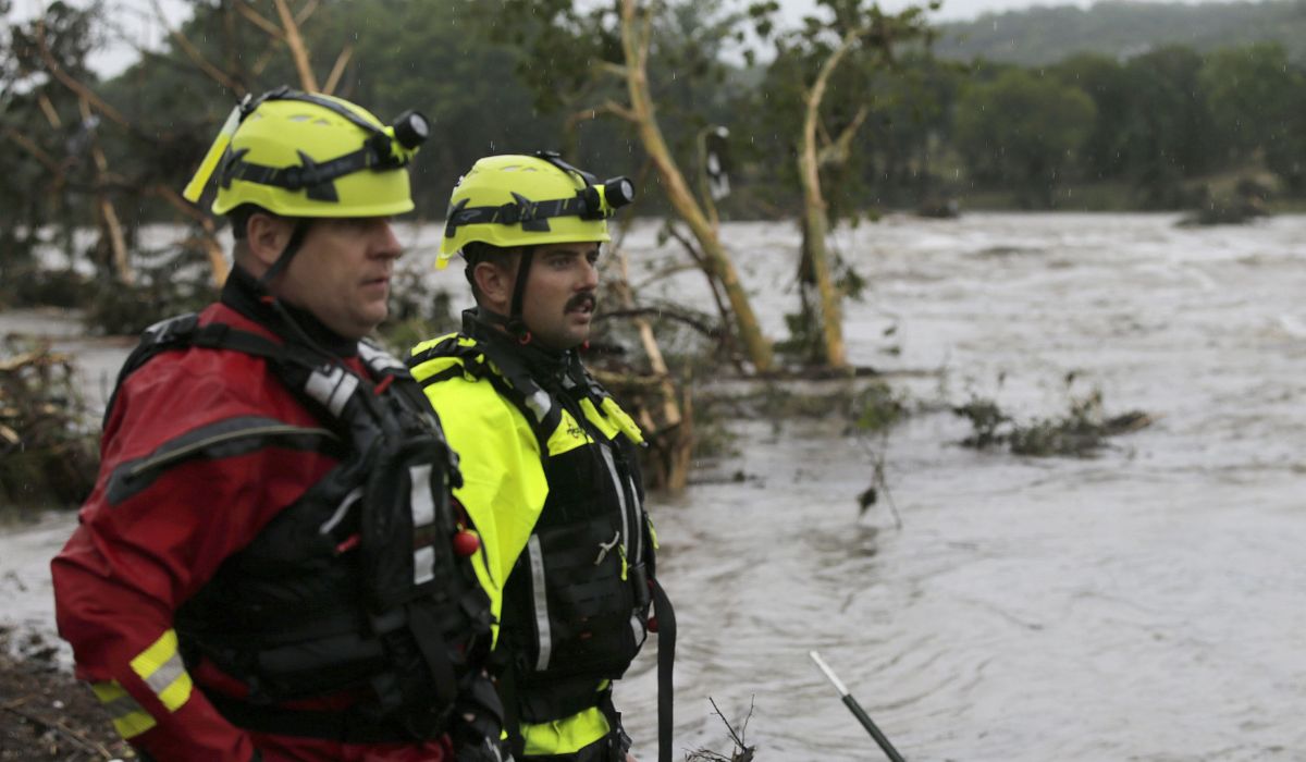Ce a rămas în urma inundațiilor din Texas, unde au murit cel puțin 43 de oameni: 750 de copii se aflau într-o tabără complet distrusă de ape