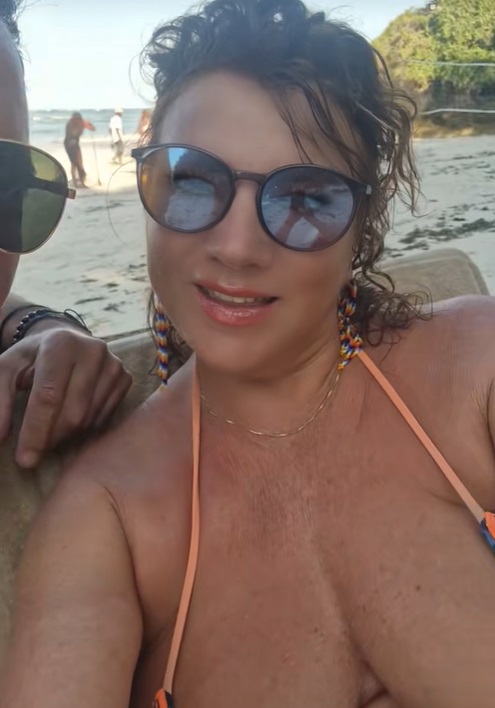 Imagini din vacanța Mihaelei Borcea în Kenya. A apărut în costum de baie, la plajă, alături de Sorin Rap