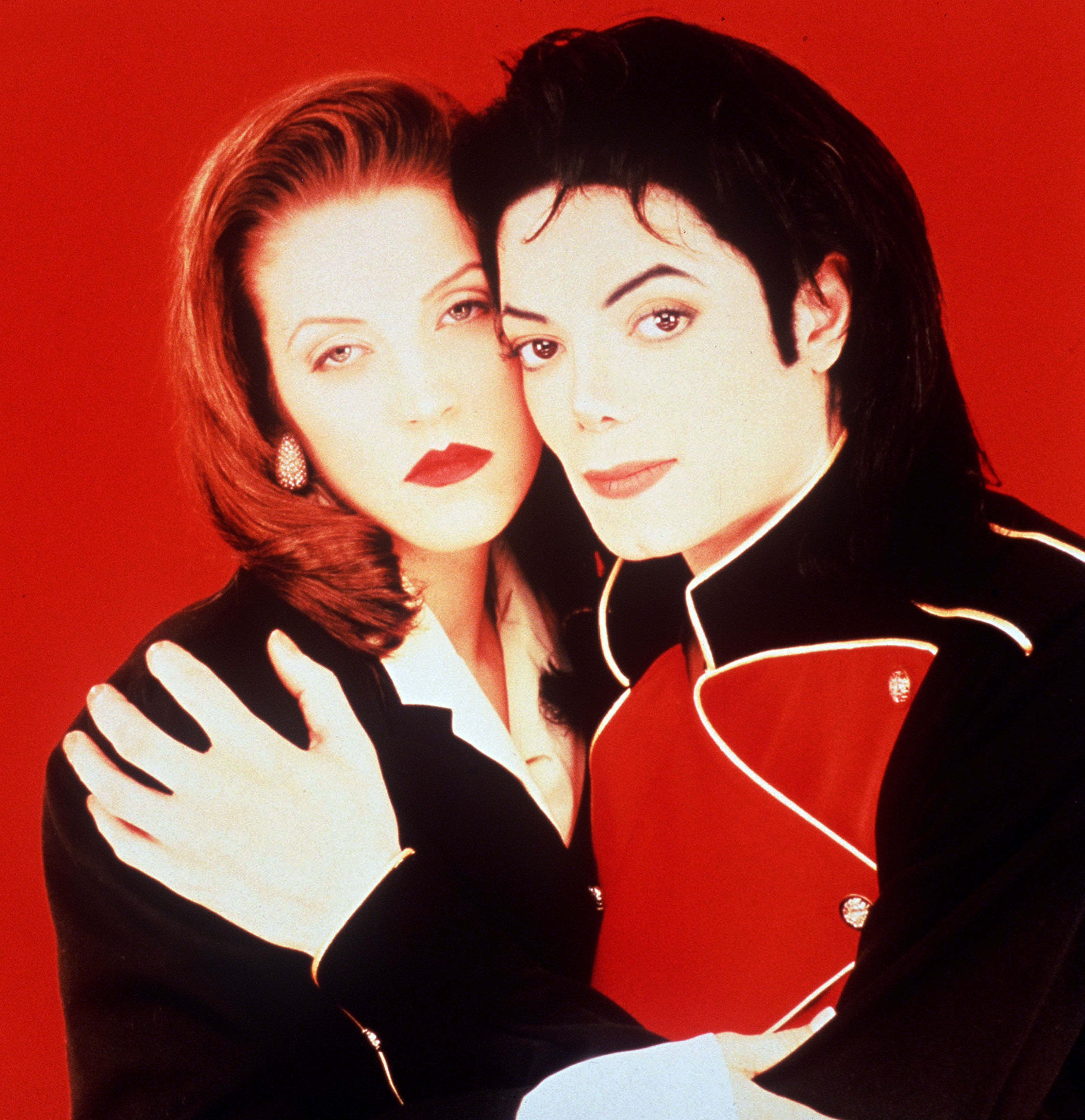 Câte operații estetice a avut, de fapt, Michael Jackson. Multiple cicatrici i-au fost descoperite la autopsie