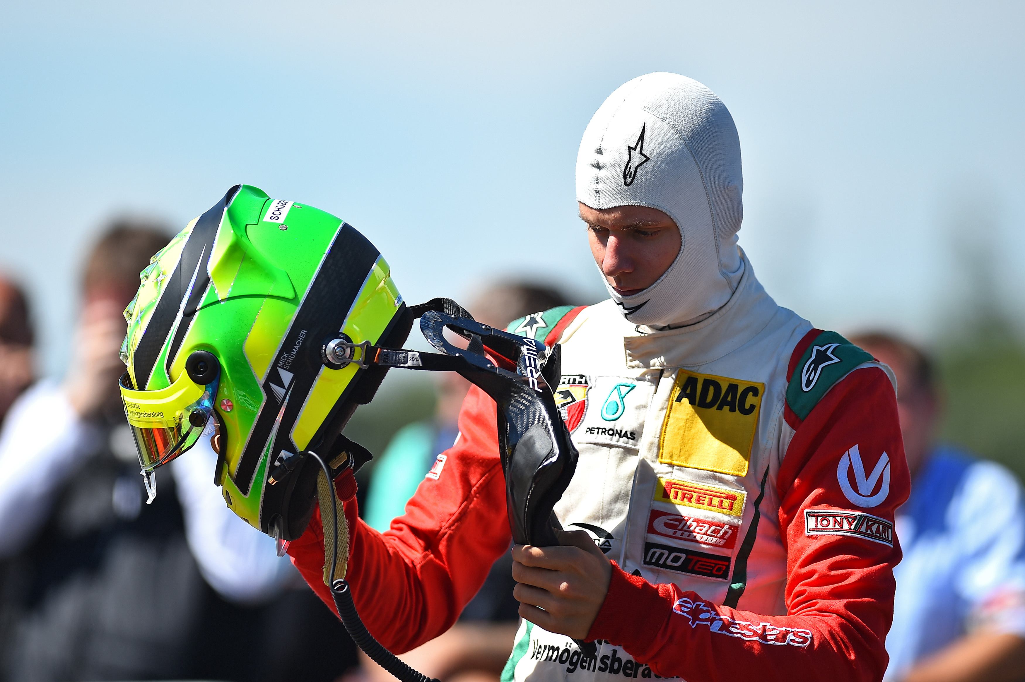 Fiul lui Michael Schumacher este leit tatăl său: Vreau să câştig titlul mondial în Formula 1 | FOTO