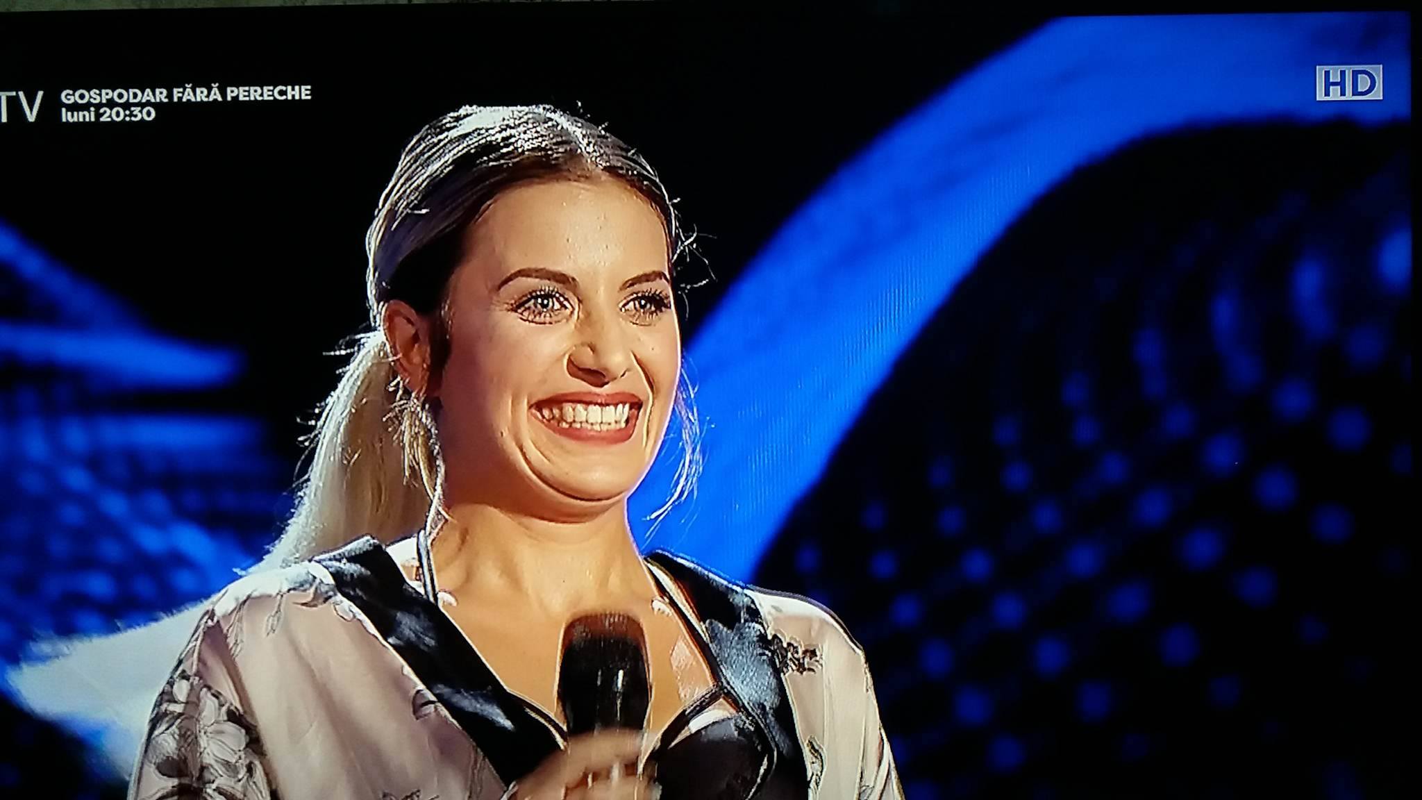 VIDEO | Diana Francesca n-a întors niciun scaun, dar i-a dat doi pumni în stomac lui Smiley. E campioană națională la karate
