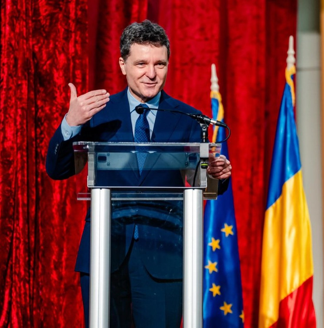 Cum ar trebui să se îmbrace și să se încalțe Nicușor Dan. Sfaturile lui Mihai Albu: „Mare atenție”
