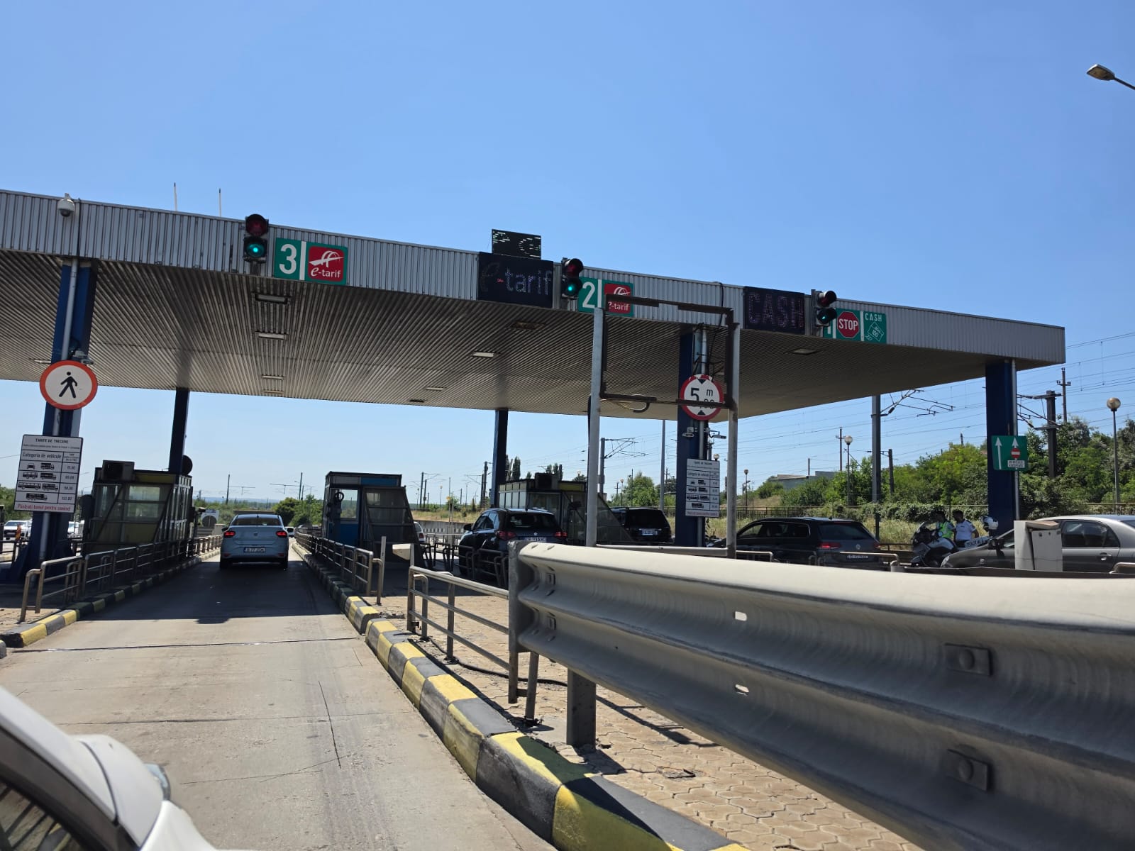 Se circulă bară la bară pe Autostrada Soarelui, înainte și după stația de taxare Fetești