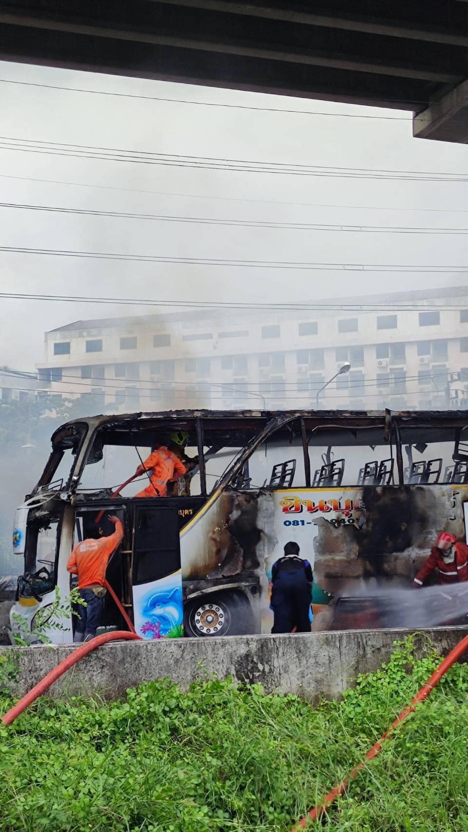 22 de elevi sunt dați dispăruți după ce autobuzul în care se aflau a luat foc, în Thailanda. Zece persoane erau carbonizate în autovehicul | VIDEO