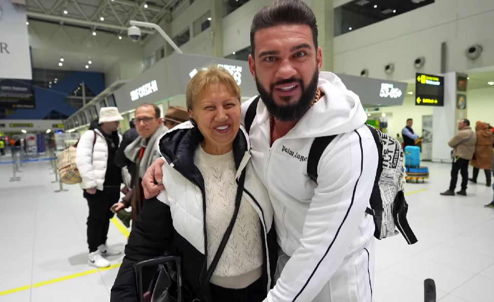 Cu cine și-a petrecut Dorian Popa Crăciunul, după despărțirea de Claudia Iosif: „Cel mai frumos cadou de la Dumnezeu este că suntem împreună și sănătoși”