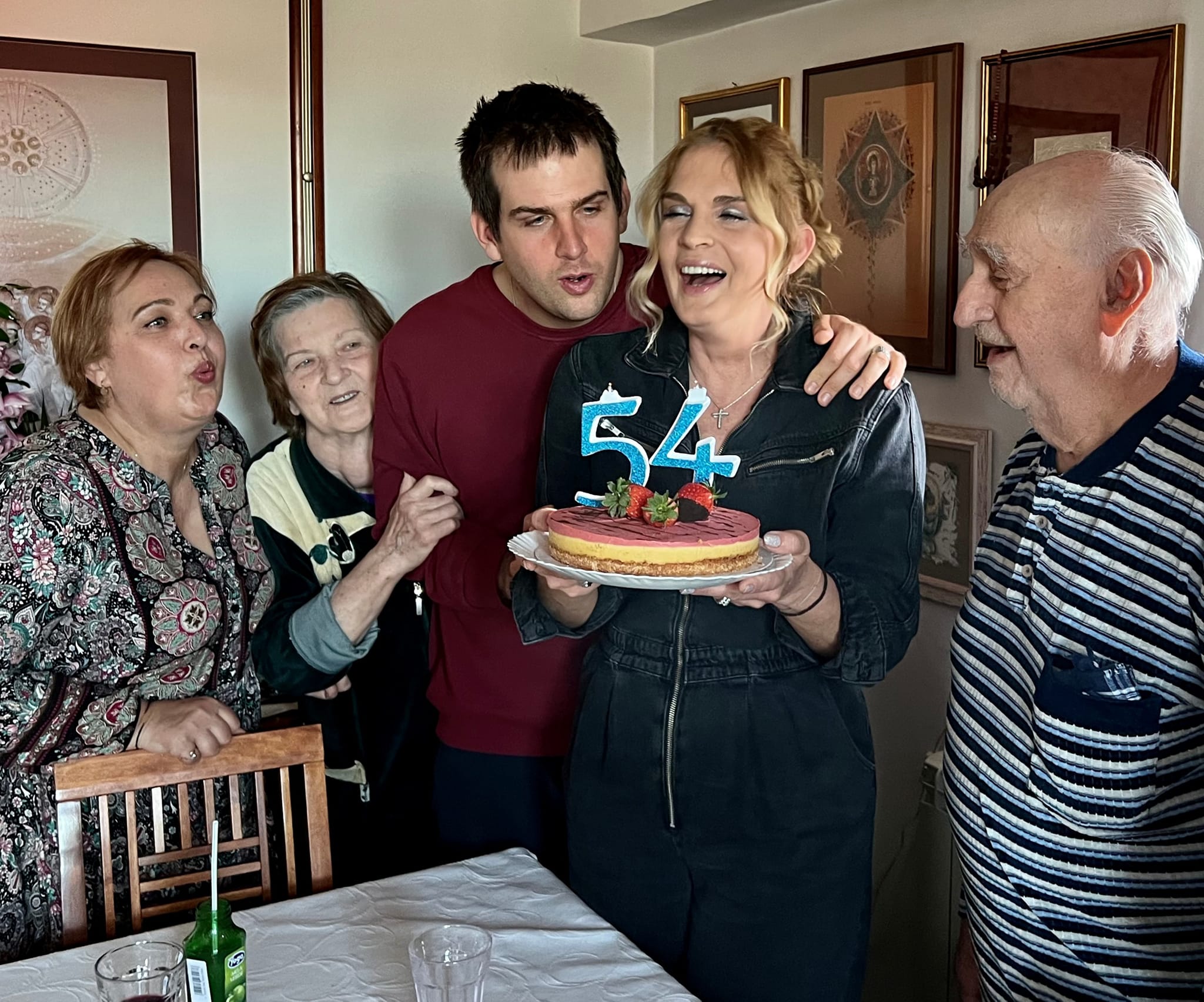 Adevăratul motiv pentru care Manuela Hărăbor a divorțat de soțul miliardar, după 17 ani de căsnicie: „Copilul meu era un copil special, cred că aici e problema iubirilor în general”
