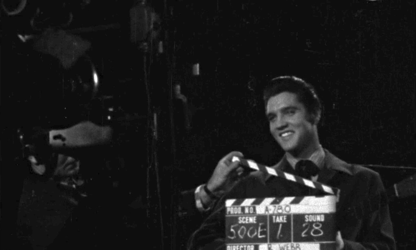 Imagini video necunoscute cu Elvis Presley, apărute după aproape 70 de ani. Filmare din 1956, când a înregistrat o melodie celebră