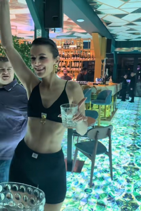 Bărbatul celebru alături de care Rux a petrecut pe manele după scandalul cu Mihai Trăistariu. A câștigat un milion de lire în două zile