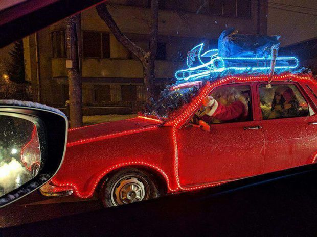 Moș Crăciun a luat amendă, în trafic, la Arad