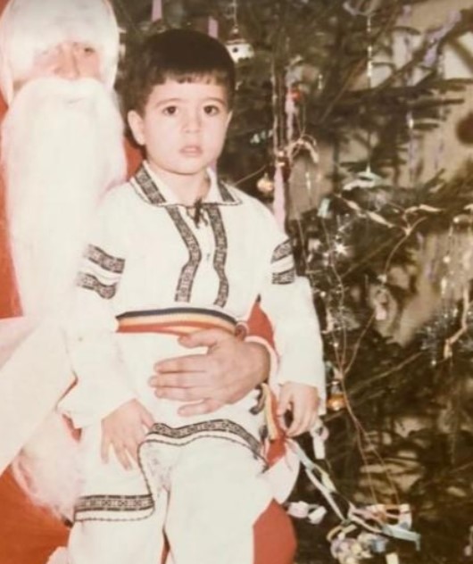 Imagini rare din copilăria celor mai iubite vedete din România. Puțini le-ar recunoaște