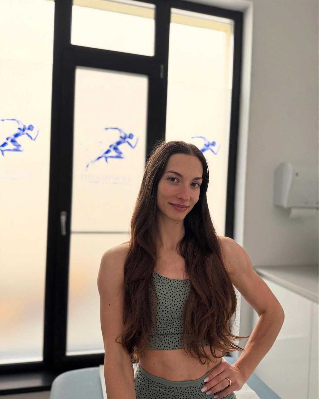 O româncă e a doua cea mai frumoasă femeie din lume în costum de baie. Cum arată Narcisa Martin, vicecampioană la Mondialul de Fitness