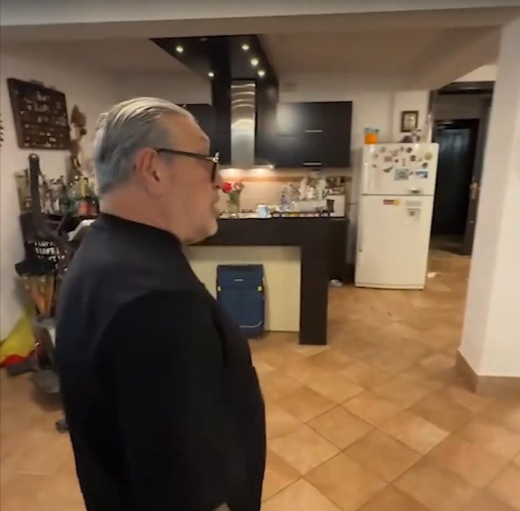 Imagini din casa în care locuiește Serghei Mizil în Snagov. Vila de lux e pe malul lacului și e estimată la aproape un milion de euro