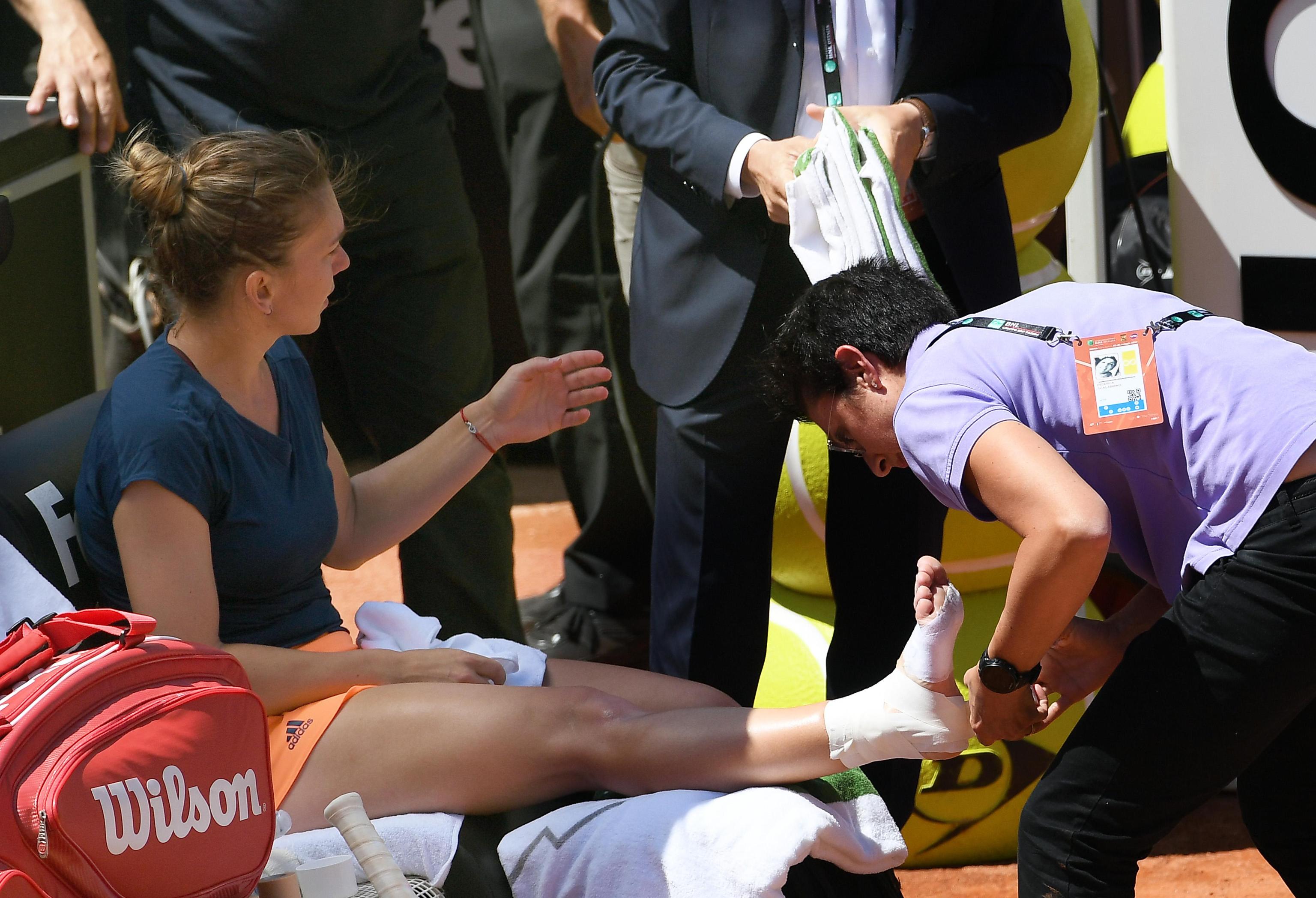 Simona Halep va efectua luni un control medical. Glezna jucătoarei noastre, problemă națională