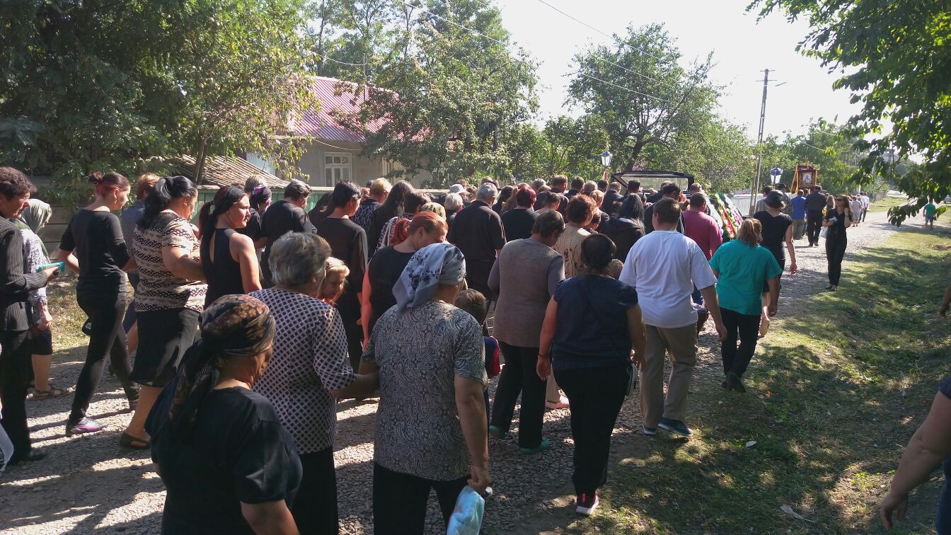 Botoşăneanca decedată în timpul cutremurului din Italia, înmormântată în satul natal! GALERIE FOTO&VIDEO