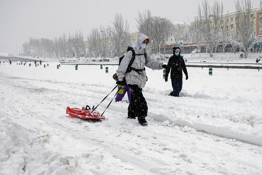 Imagini din Spania, cu „cea mai puternică furtună de zăpadă din ultimii 50 de ani”. Patru oameni și-au pierdut viața