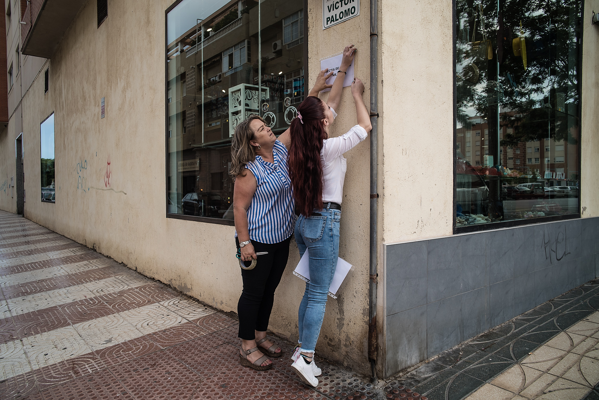 În diaspora au suferit și votanții, și oamenii din consulate! În Almería, românii au votat în trei ore și jumătate pentru alegerile din România și în 10 minute pentru “localele” din Spania!