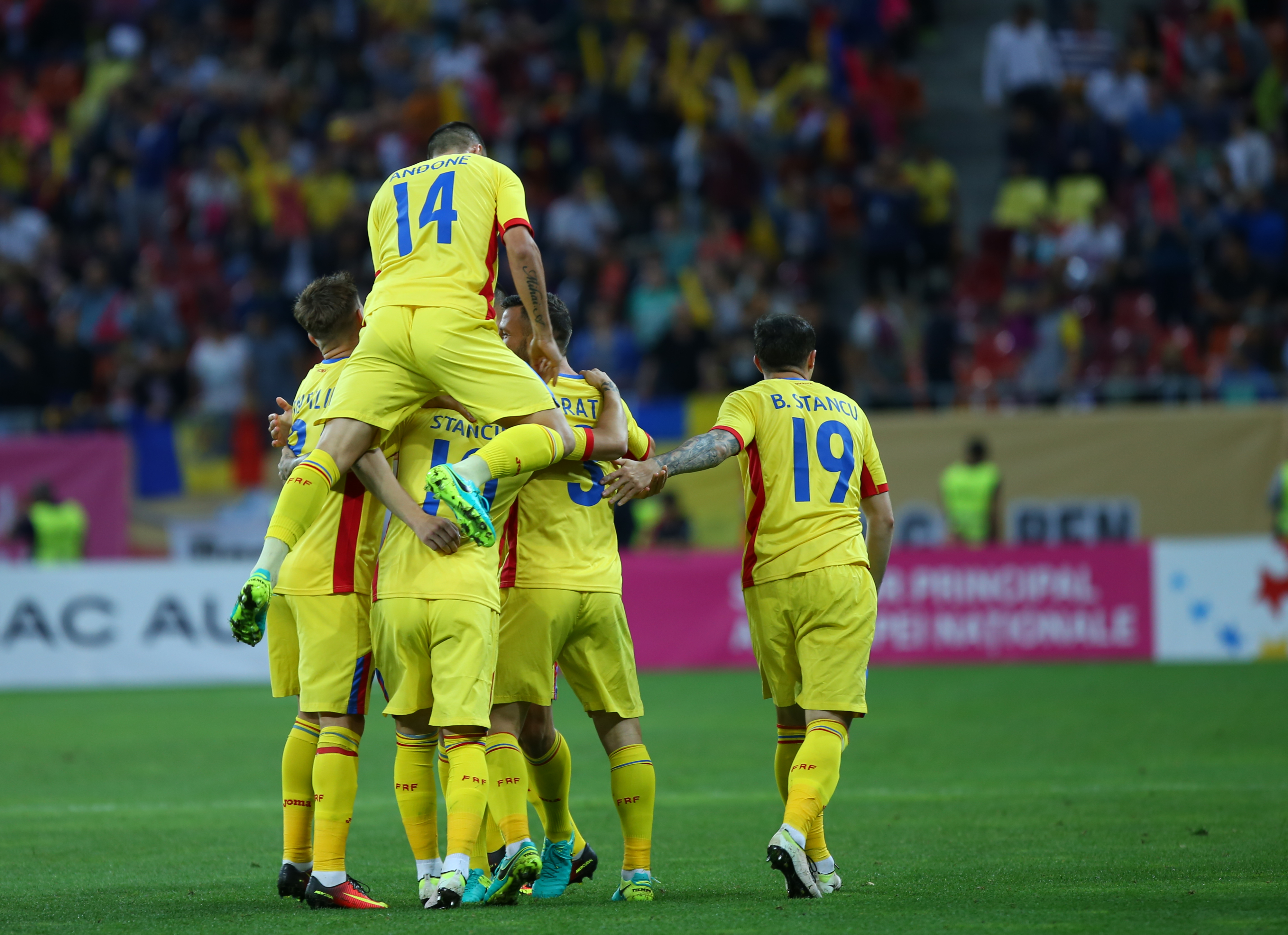 Euro 2016. România - Georgia 5-1. Ziua cadourilor! Start furibund: trei minute, două goluri! Stancu și Popa au lovit bara / FOTO&VIDEO