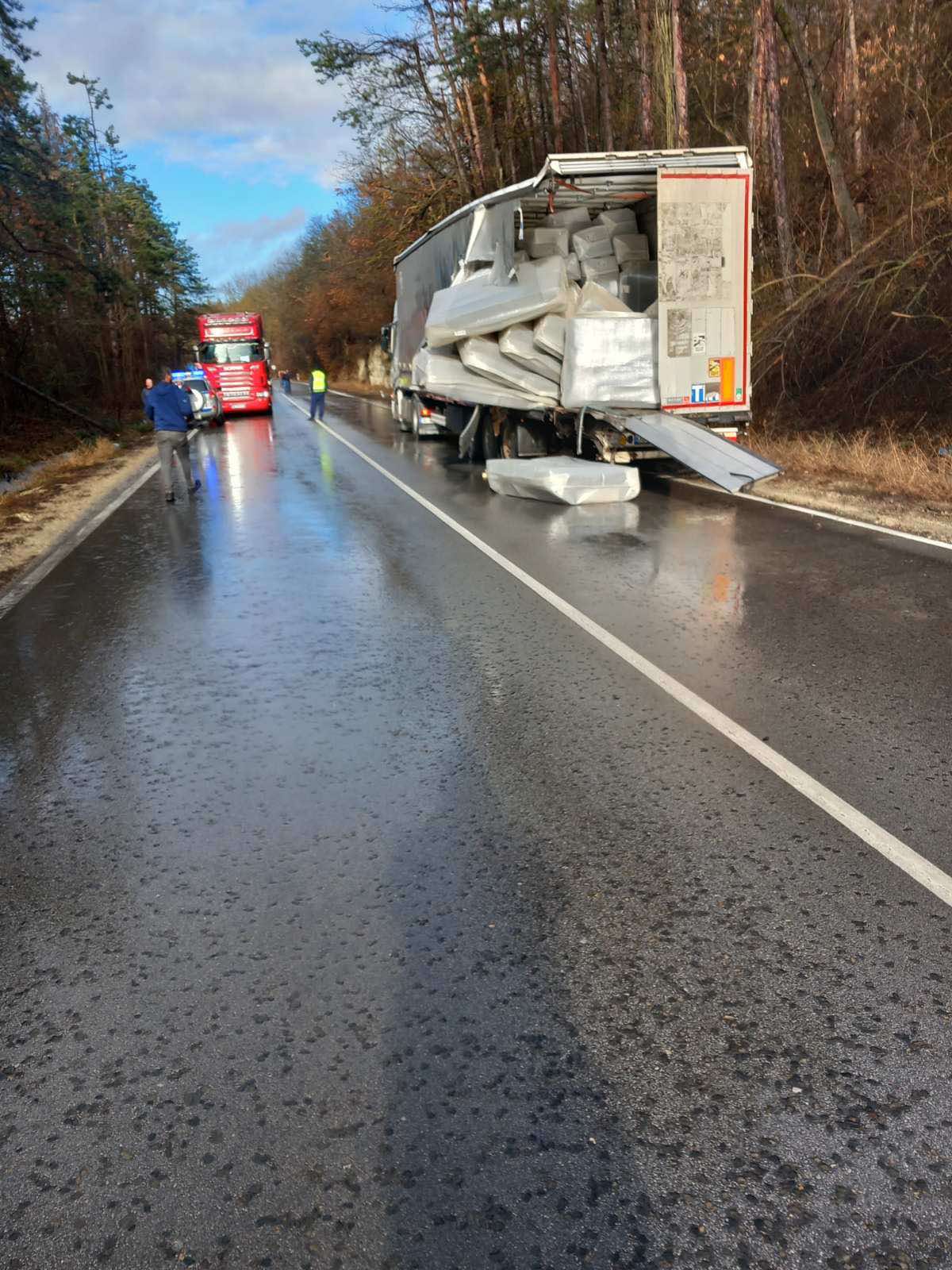Autocar românesc cu pasageri, accident cu un TIR în Bulgaria. Cel puțin nouă persoane au fost rănite. Precizările MAE