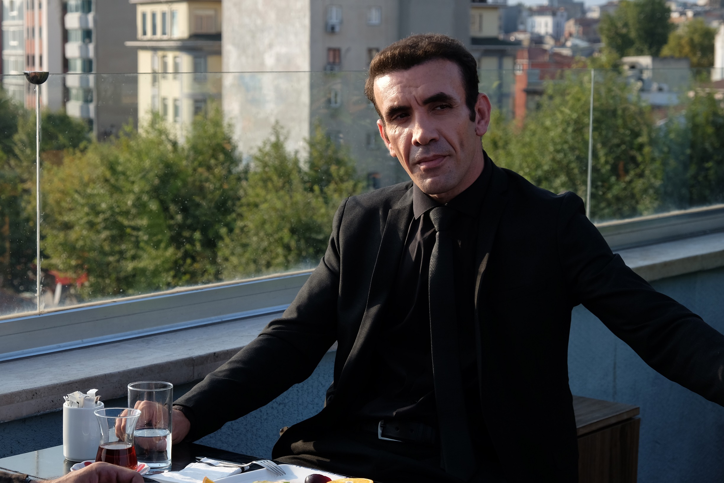Detalii neștiute despre viața lui Mehmet Yılmaz Ak, actorul din serialul „Secrete de familie”