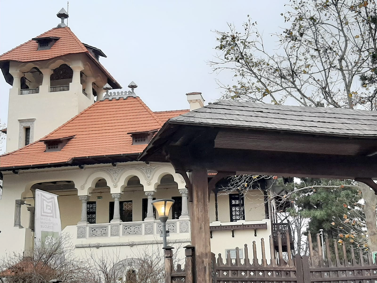POVEȘTI DIN BUCUREȘTI | Vila cu clopoței în turn și misterul ceramicii albastre