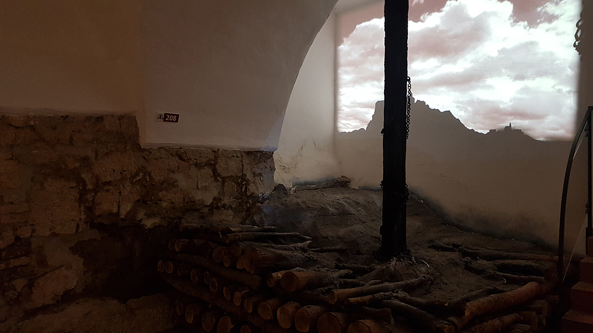 REPORTAJ ÎN AUSTRIA. Poliția păzește castelul prințului din Riegersburg, pentru că „le-am ucis ursul și s-au supărat foarte tare”