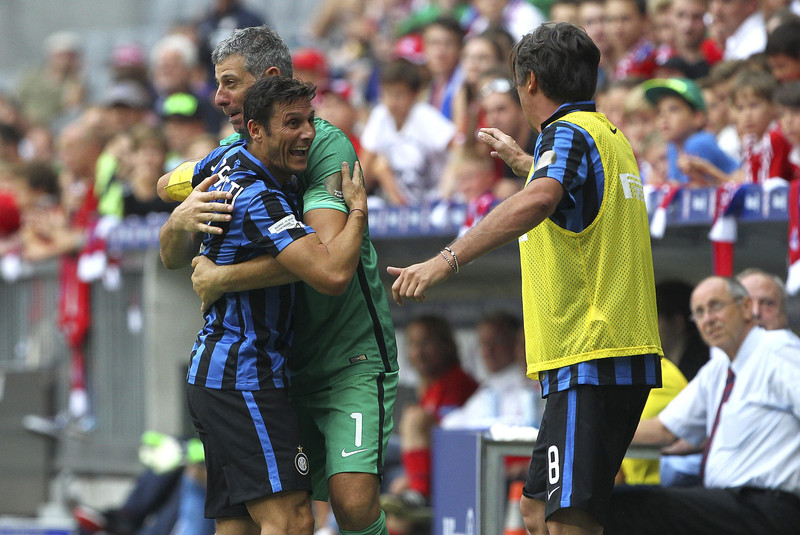 Cristi Chivu a revenit cu succes pe gazon, în demonstrativul Inter Forever - Bayern All Stars / GALERIE FOTO&VIDEO
