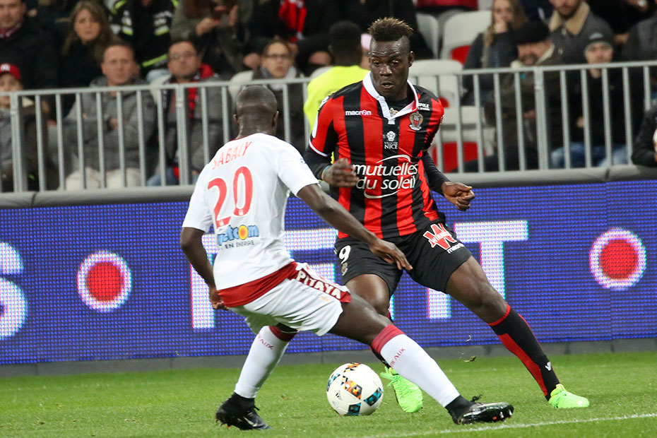 Antrenorul Adrian Ursea vorbește despre sezonul excelent al lui Nice. Cum l-a îmblânzit pe Balotelli și de ce nu se uită la Liga I. ”Nu duc dorul de ceva anume din România” | INTERVIU