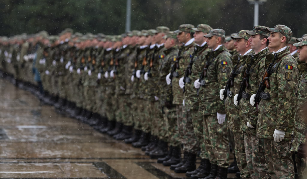 Trei frați de vârste diferite au depus jurământul de credință și au intrat în armata României în același timp
