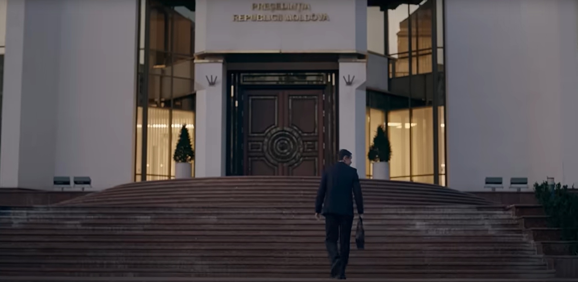 „Plaha”, cel mai controversat serial din Republica Moldova, poate fi văzut și în România. E despre corupție și inspirat din viața oligarhului Vladimir Plahotniuc