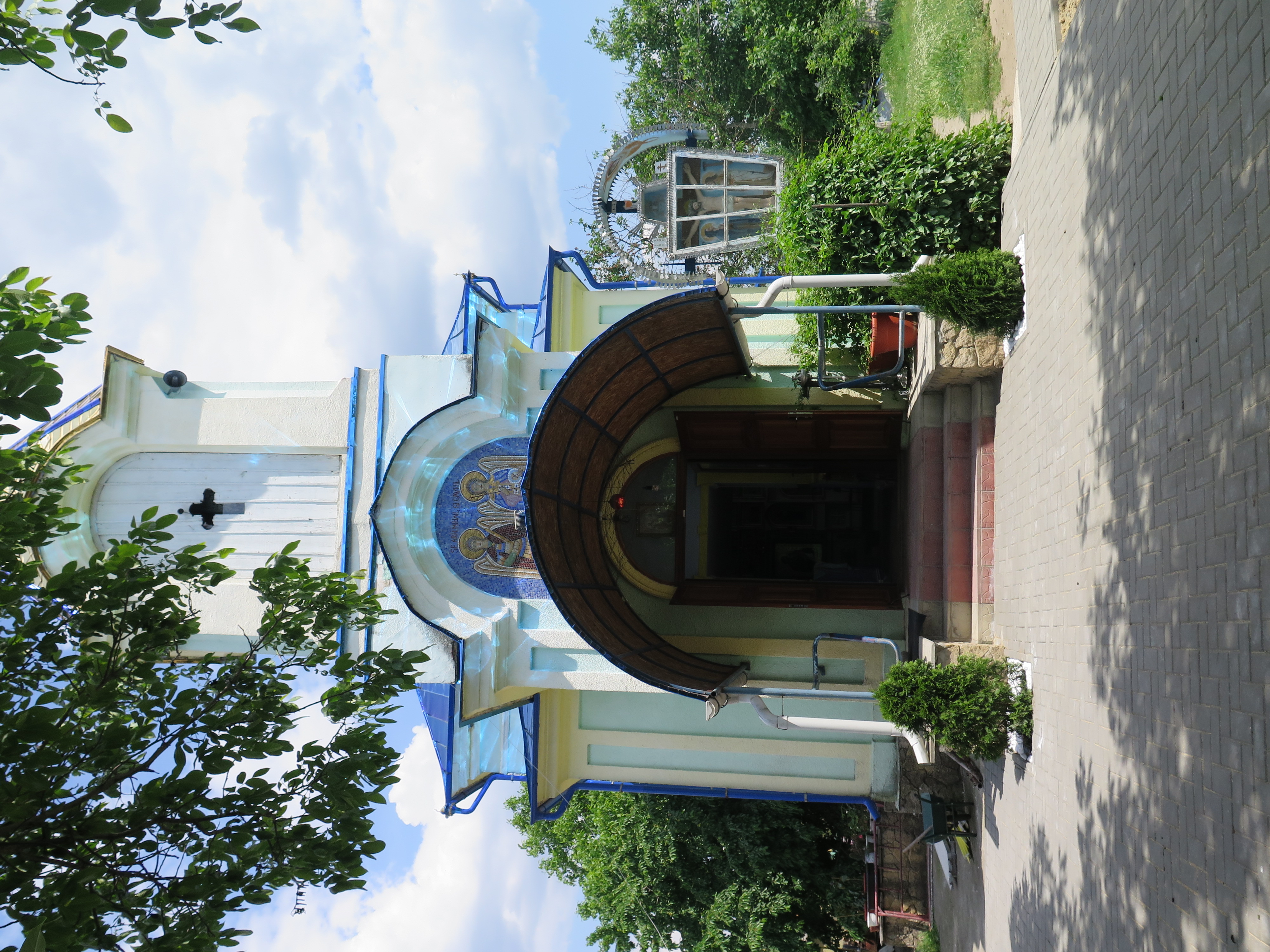 REPORTAJ LA CASTELUL MIMI. Liderii Uniunii Europene au ajuns în Republica Moldova și vor vedea locul de unde le vin oamenii care le muncesc  pe câmpuri, pe șantiere și în locuințe