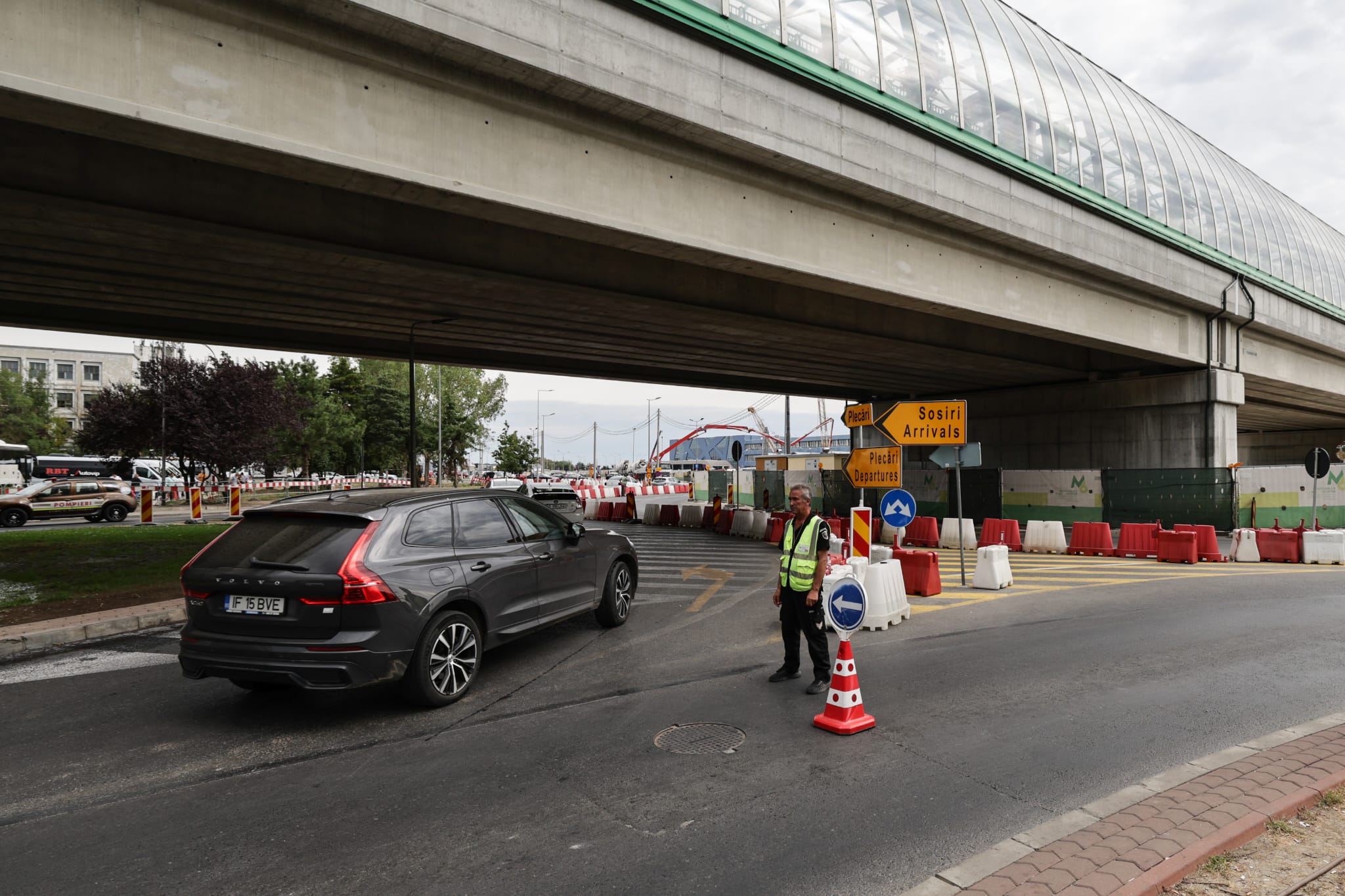 Parcarea Sosiri de la Aeroportul Henri Conadă a fost închisă astăzi: la toamnă se deschide una nouă, pe 4 niveluri