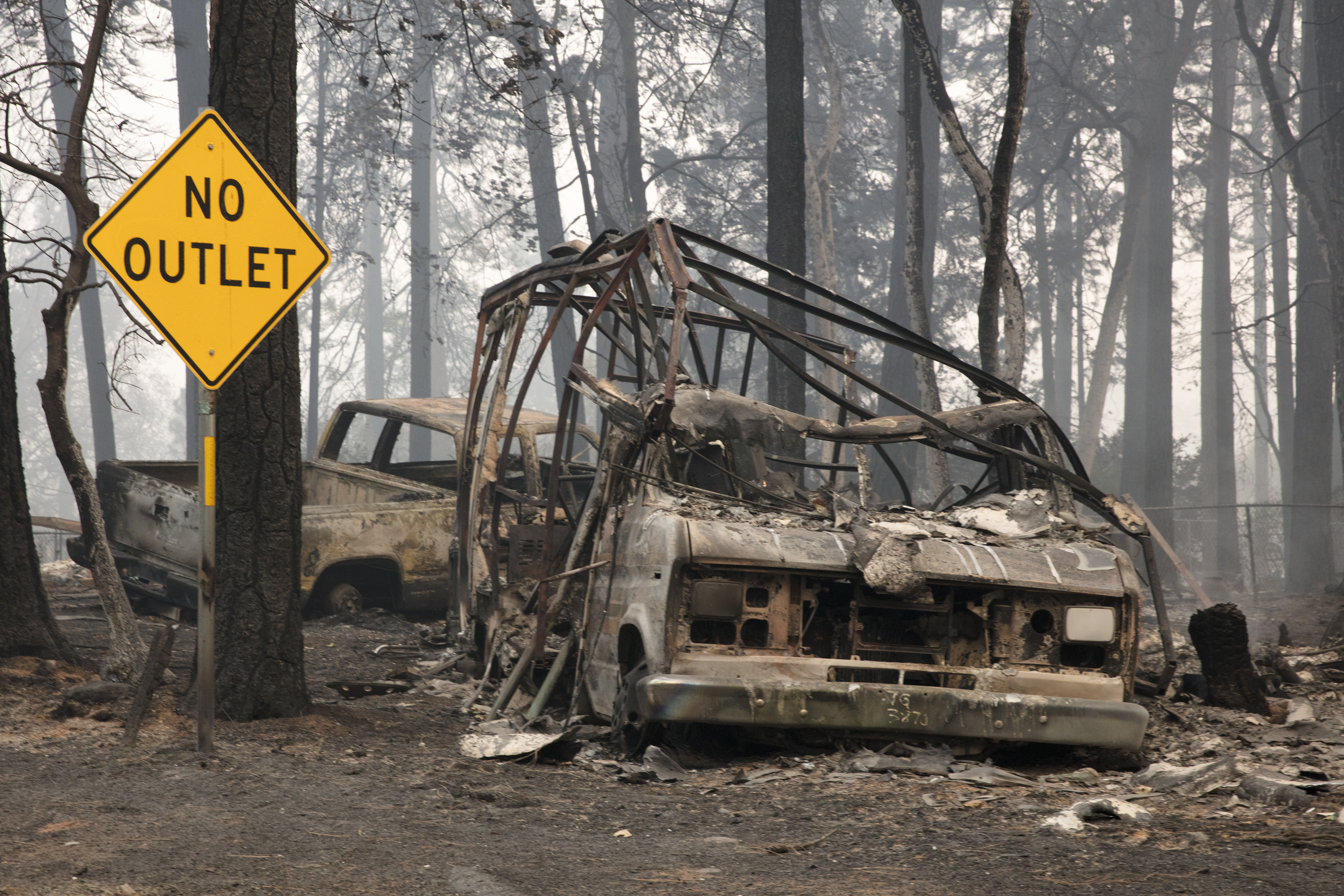 Cele mai devastatoare incendii din istoria Californiei. Peste 30 de morți și sute de persoane date dispărute