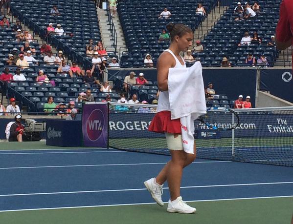Comentatorii străini sunt șocați de numărul mare de români care o încurajează pe Simona Halep în Canada: ^”Este cea mai iubită jucătoare de tenis a lumii”! GALERIE FOTO