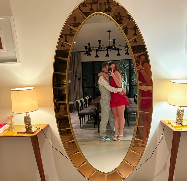 Băiatul Nadiei Comăneci a apărut cu iubita la Jocurile Olimpice de la Paris. Dylan Conner are 18 ani