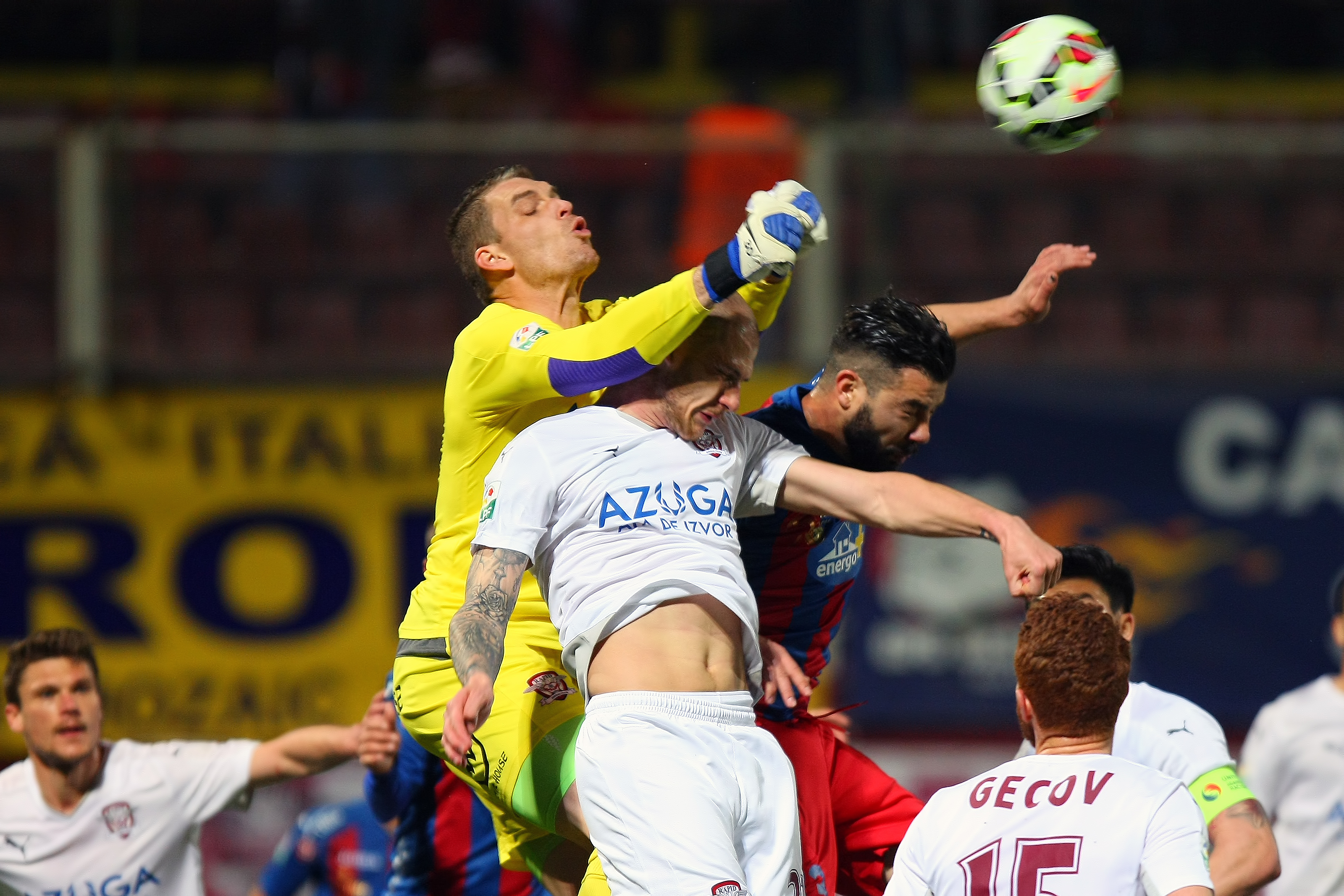 Rapid - ASA Tg. Mureş 1-2. Ardelenii, la patru puncte de Steaua / FOTO