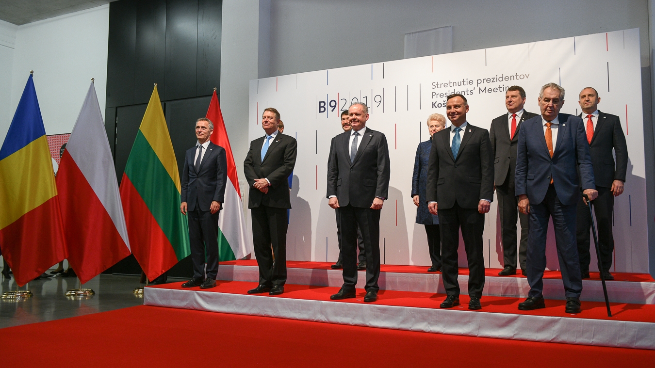 FOTO | Klaus Iohannis, la summitul NATO B9 în Slovacia: "Sunt profund îngrijorat de evoluţiile din regiunea Mării Negre"