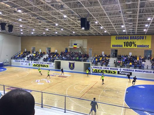 ”Neața și prietenii” a câștigat turneul de fotbal în sală de la Brașov. Băieții de la ”La sculărie” au pierdut finala mică / GALERIE FOTO