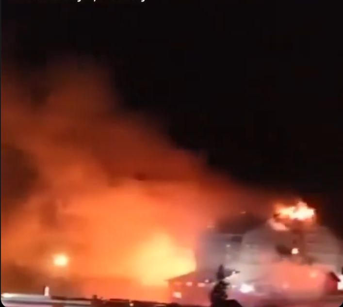 Zece morți într-un hotel care a ars, alți 32 de oameni au fost răniți, într-o stațiune de schi din Turcia | Video