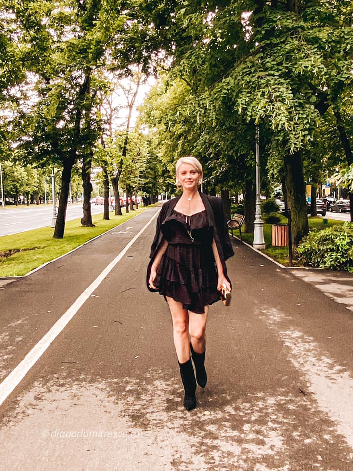 Diana Dumitrescu, de nerecunoscut după ce s-a pocăit. Imagini cu actrița la biserică