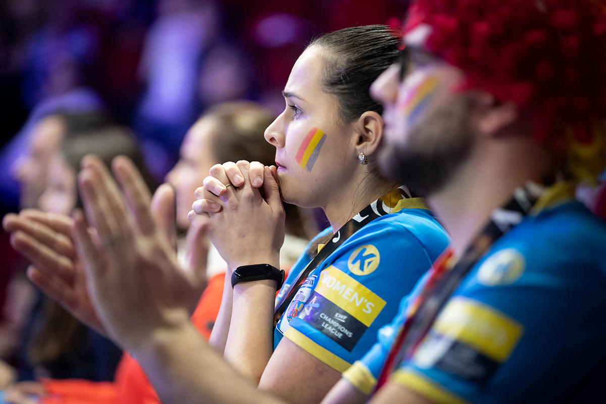 UPDATE | România a pierdut cu Ungaria, dar s-a calificat în semifinalele Euro 2018 de handbal feminin. Ambros a luat foc