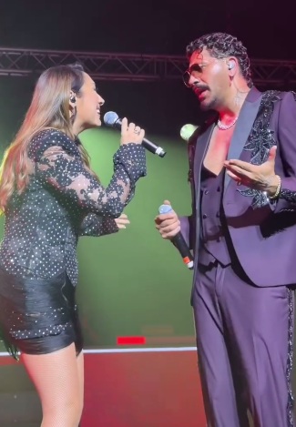 Cum a apărut Andra pe scena de la Sala Palatului din București, la concertul lui Connect-R: „Amintiri frumoase”