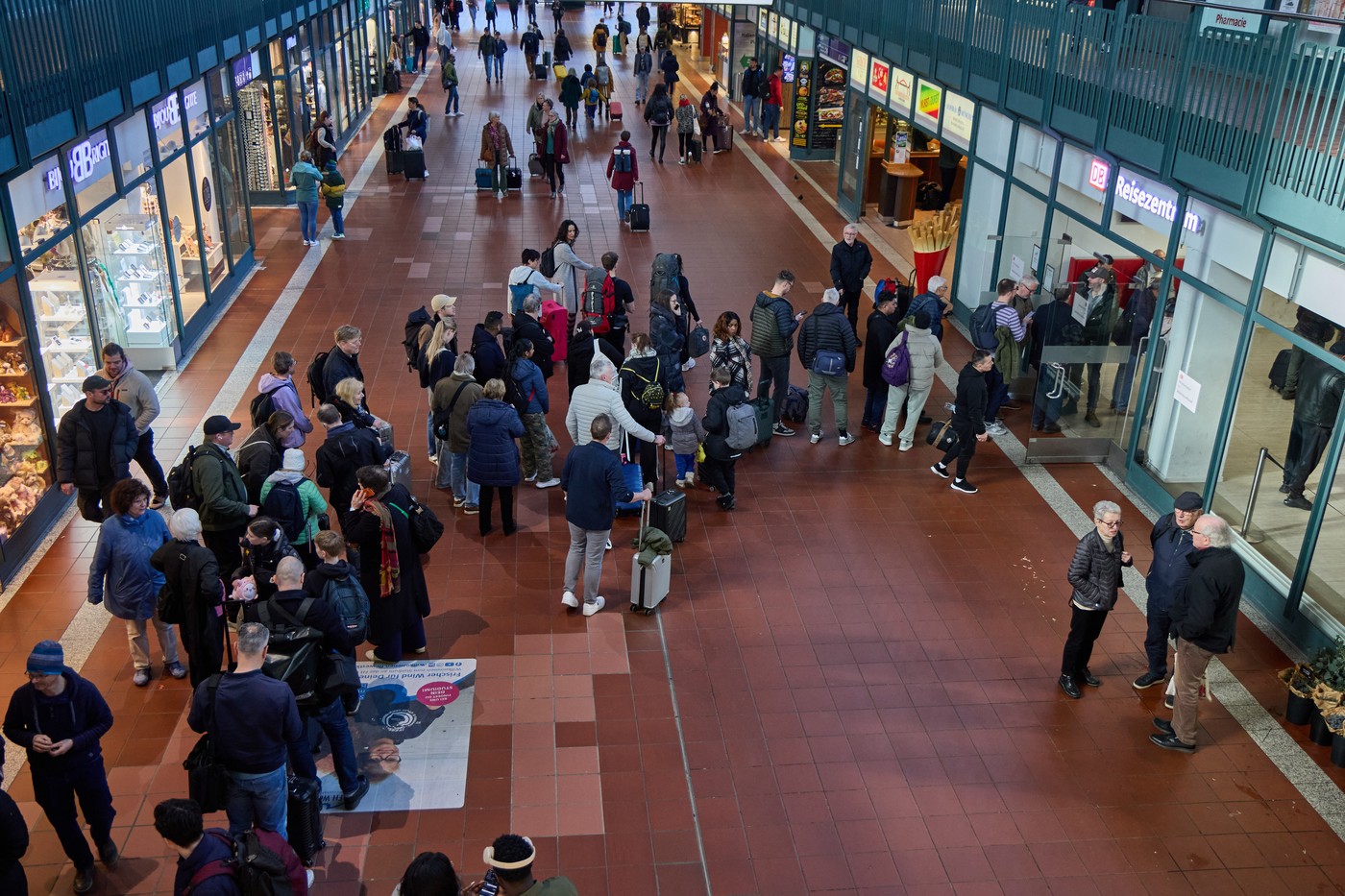 Grevă spontană pe aeroportul din Hamburg, unde e haos și toate zborurile au fost anulate sau amânate