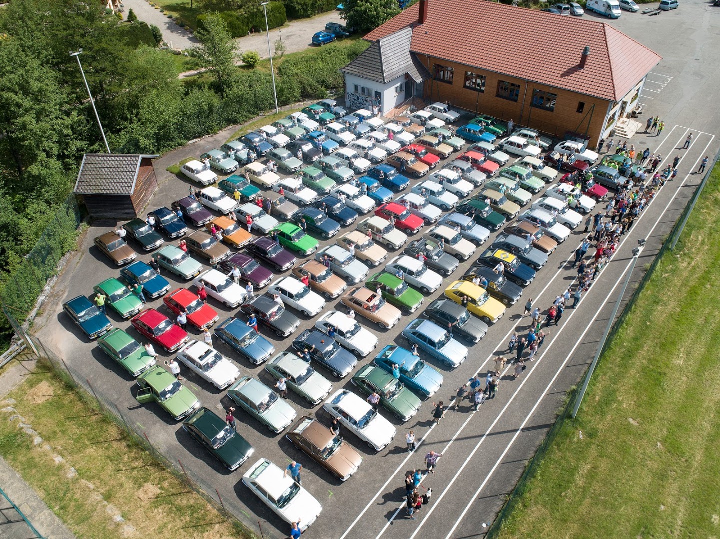 Am parcurs 4.000 km prin Europa cu o mașină veche de 52 de ani | GALERIE FOTO